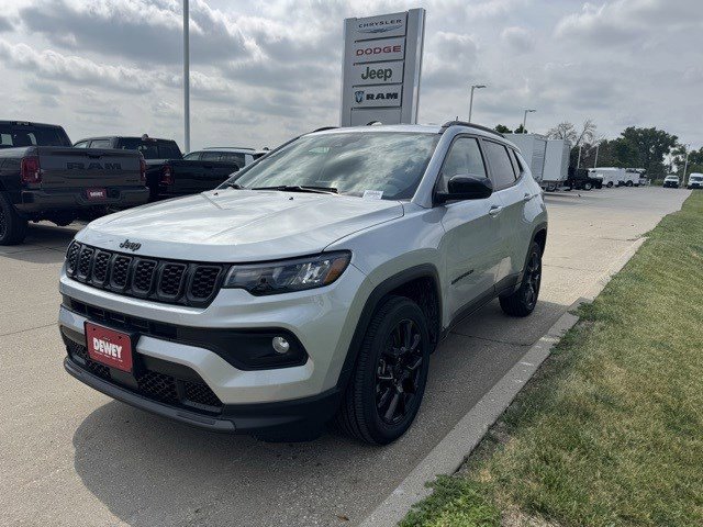 2025 Jeep Compass Latitude photo 3