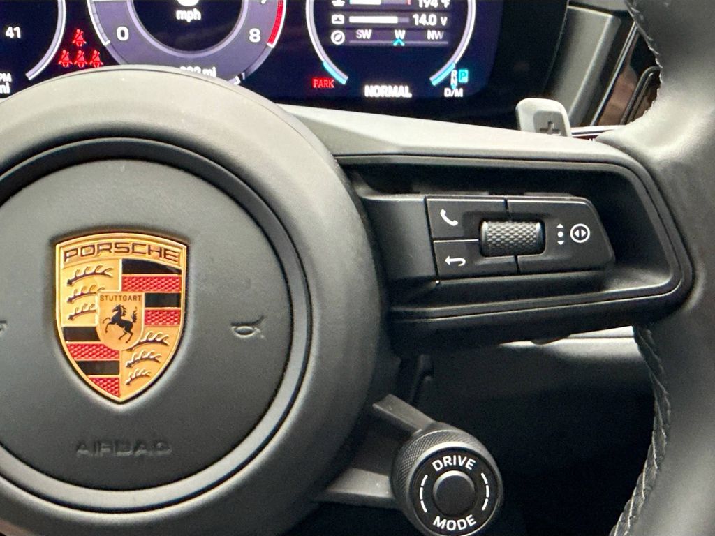 2025 Porsche Cayenne Coupe Base photo 11