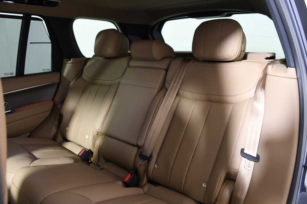 2025 Land Rover Range Rover SE photo 27