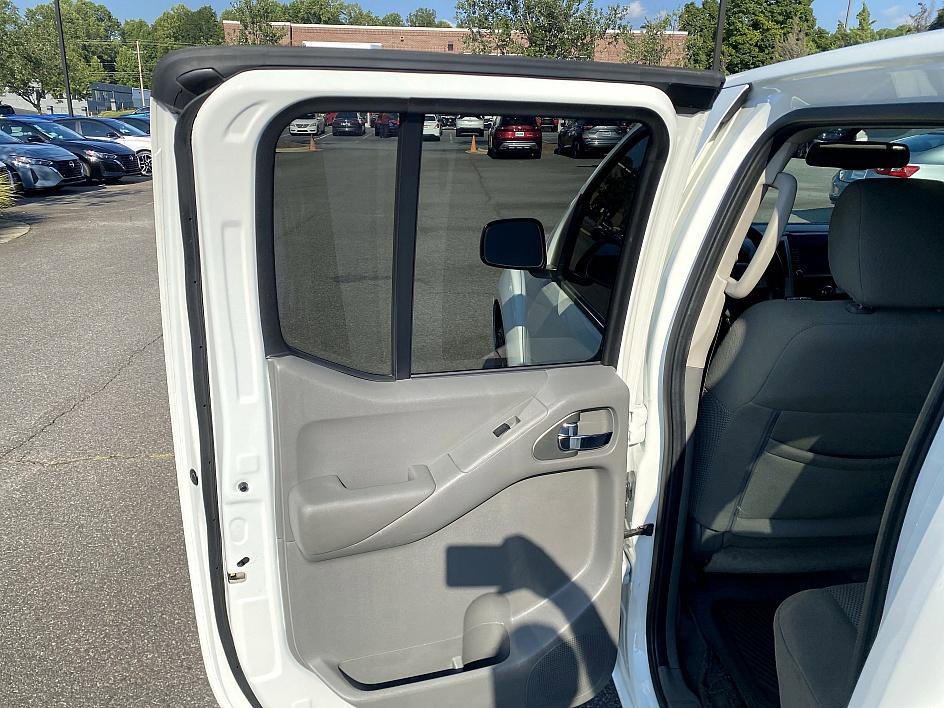 2021 Nissan Frontier SV photo 14