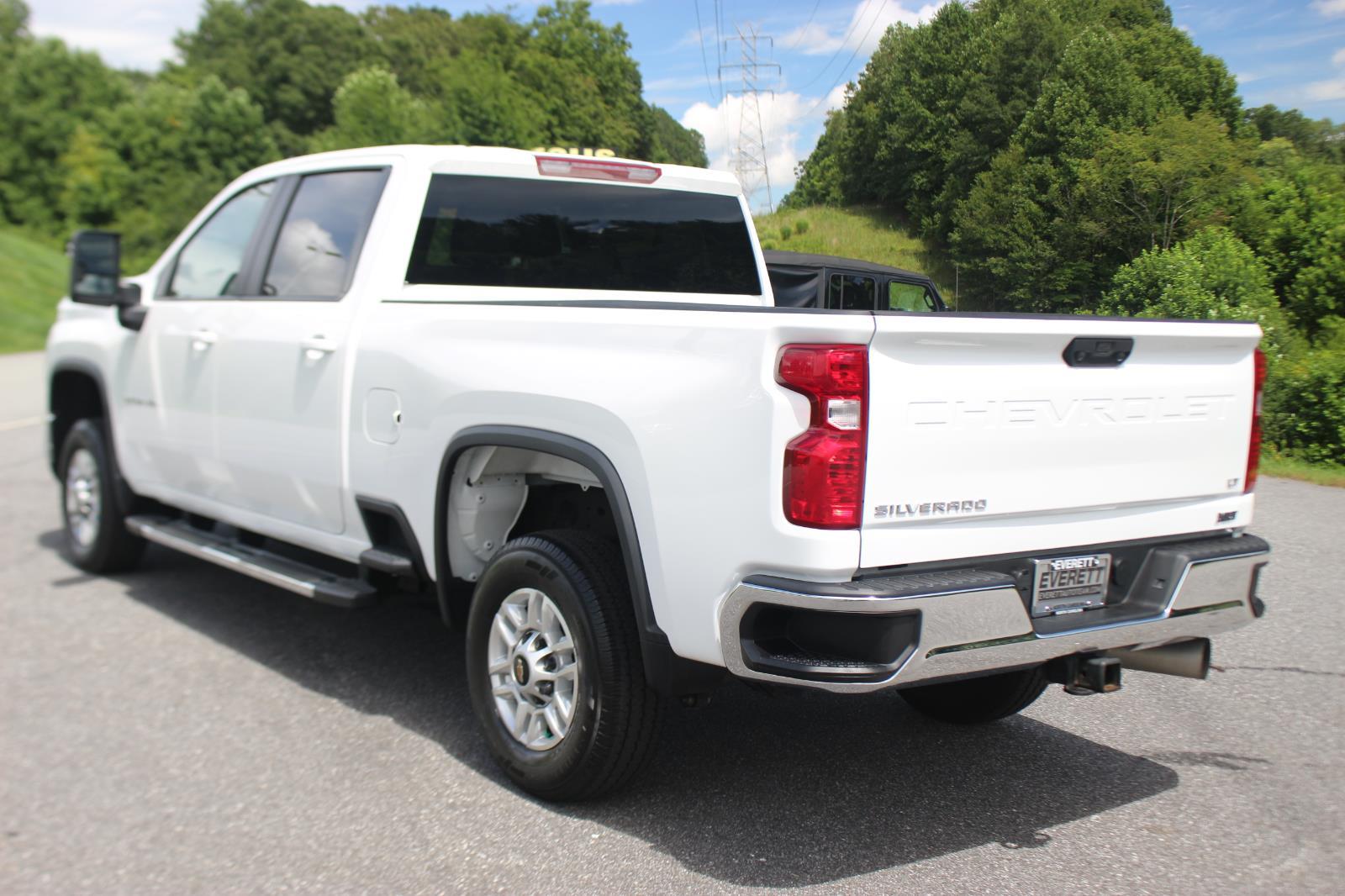 2024 Chevrolet Silverado 2500HD LT photo 4