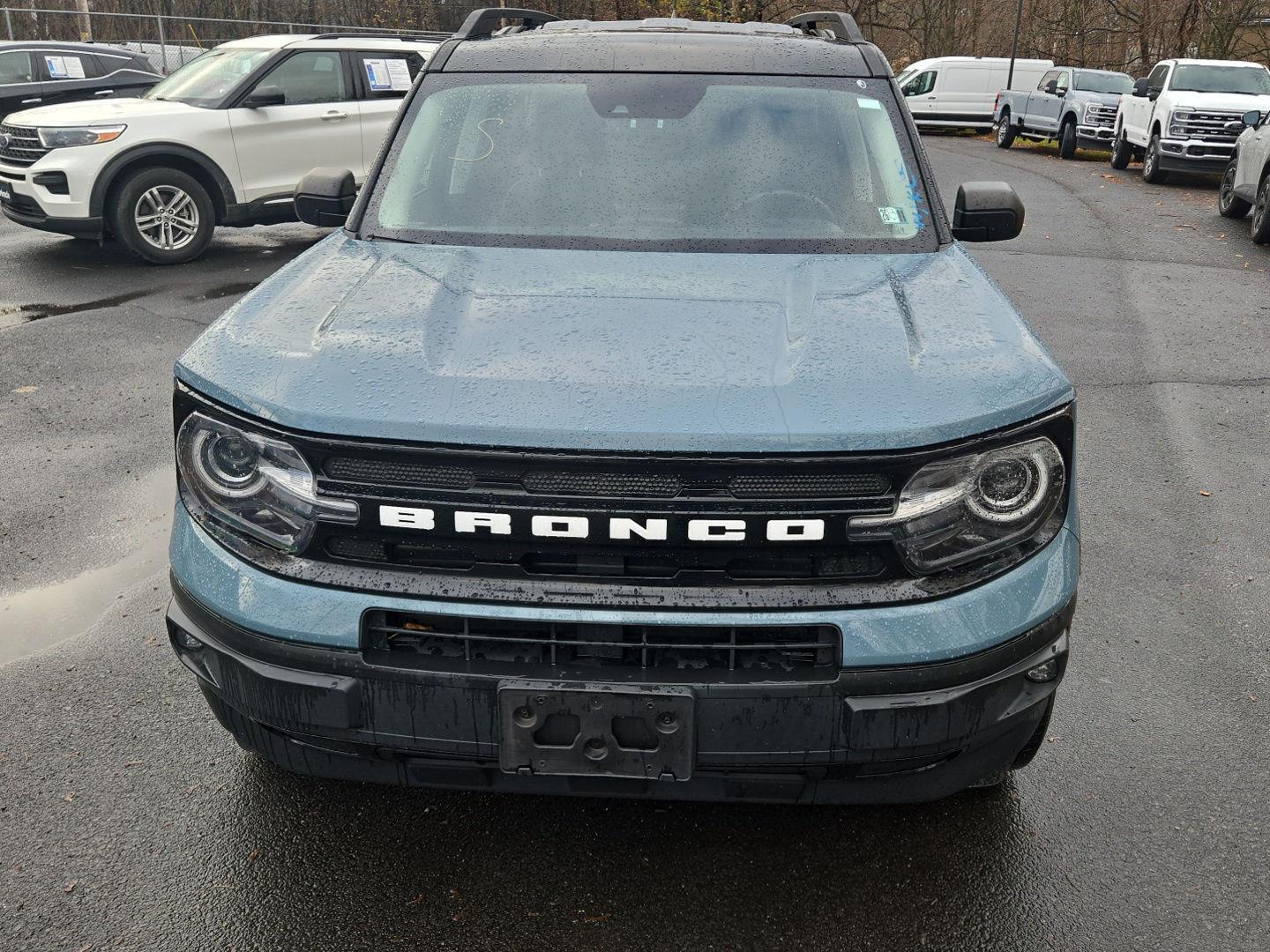 2021 Ford Bronco Sport Outer Banks photo 2