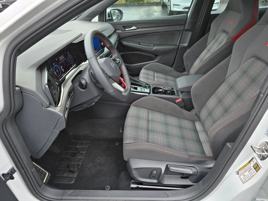 2024 Volkswagen Golf GTI S photo 19