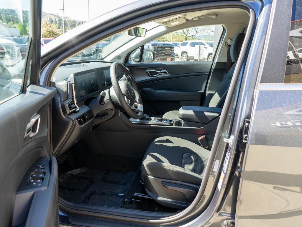2025 Kia Sportage LX photo 11