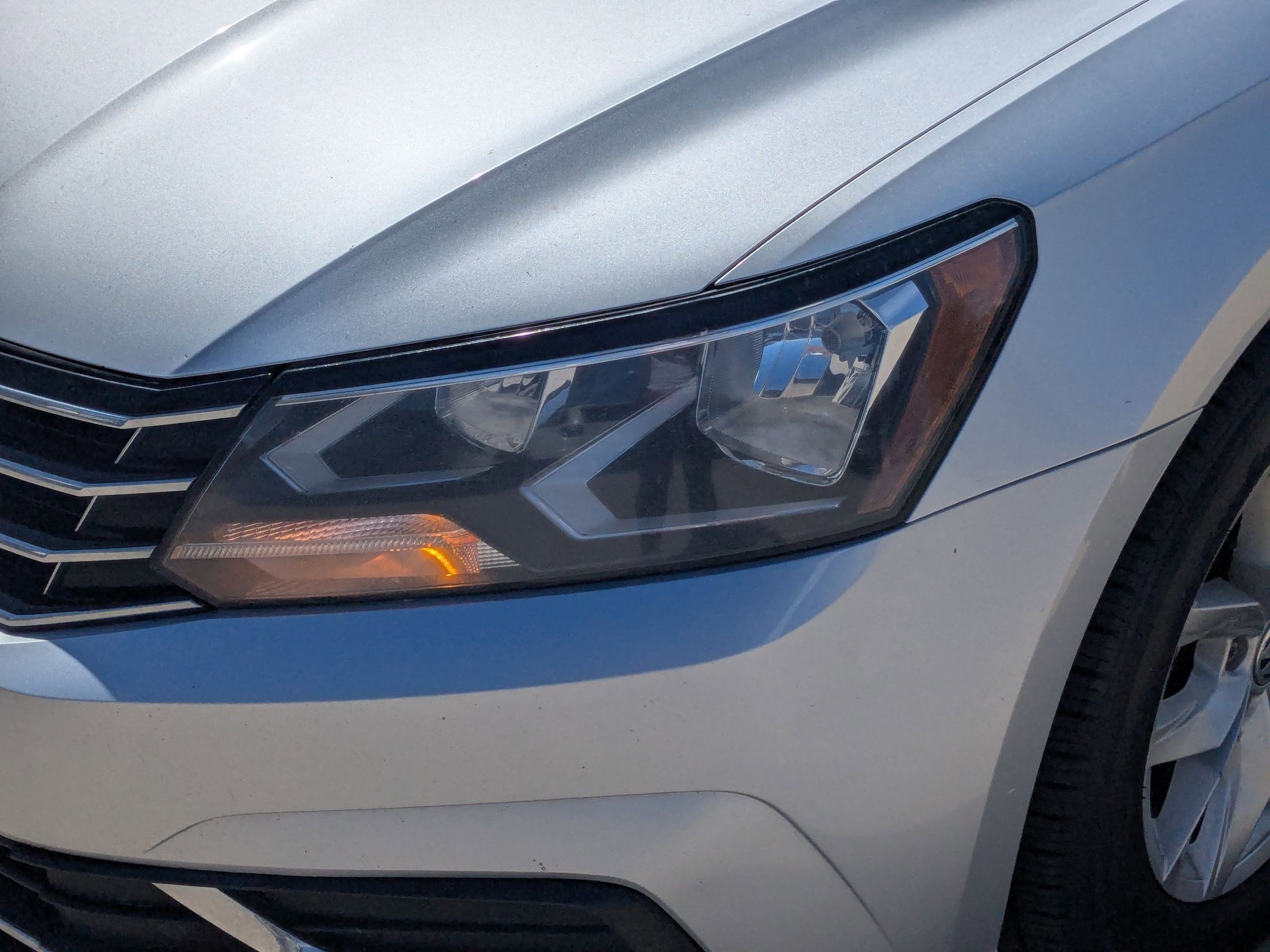 2018 Volkswagen Passat 2.0T S photo 10