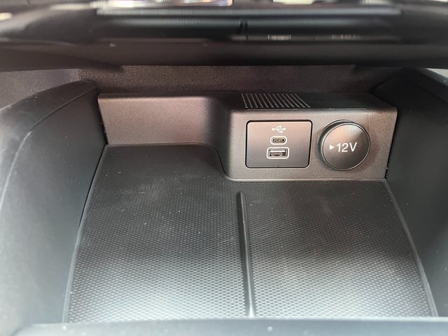 2025 Ford Escape ST-Line photo 17