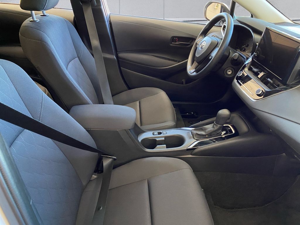 2023 Toyota Corolla LE photo 13