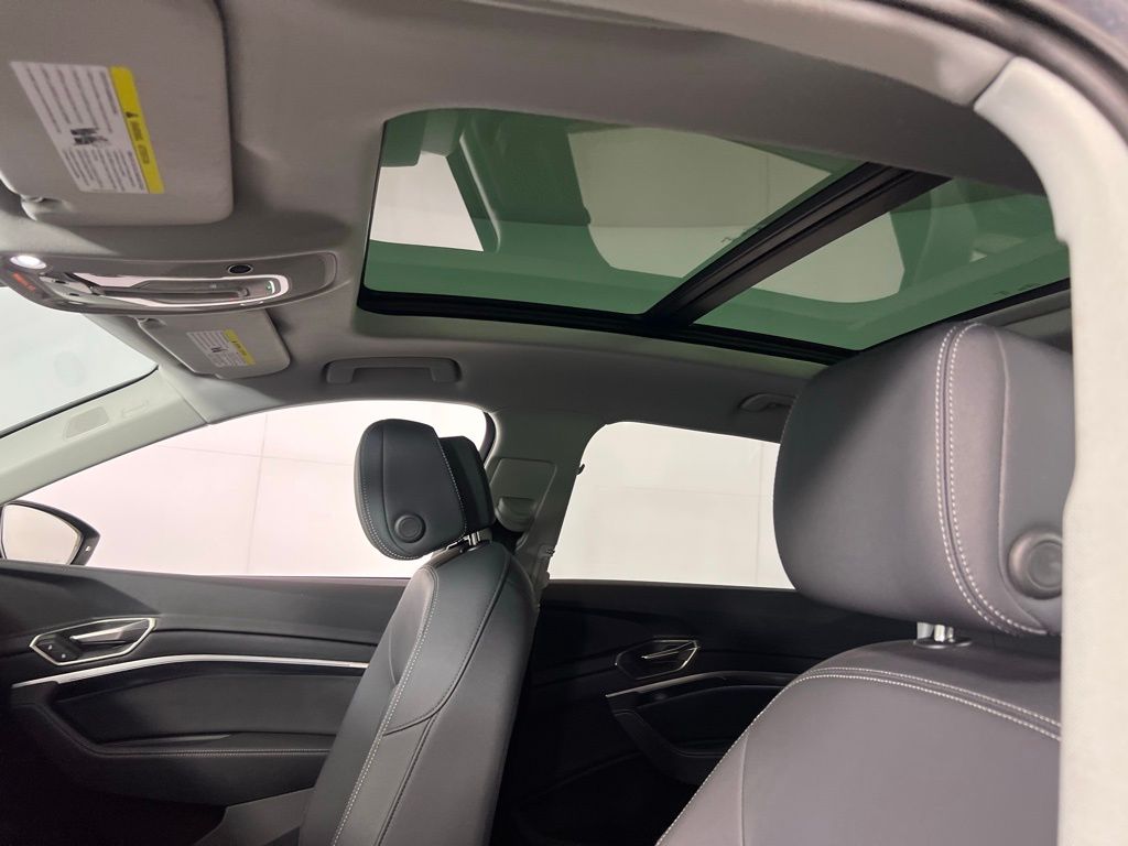 2024 Audi Q8 E-tron Premium Plus photo 21