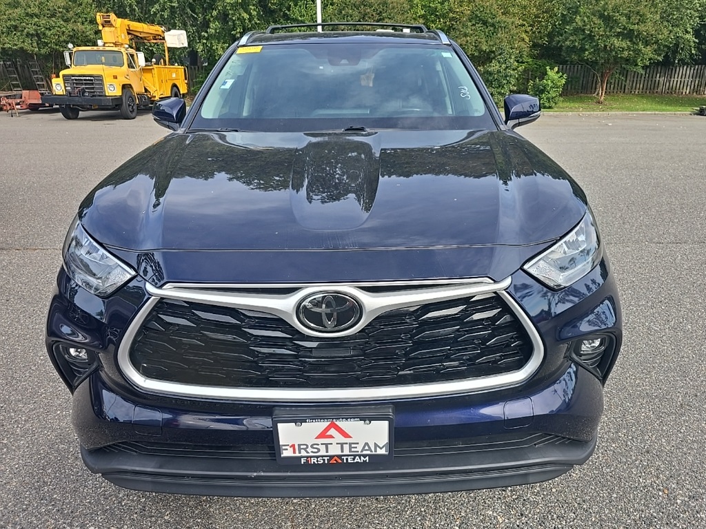 2020 Toyota Highlander XLE photo 2