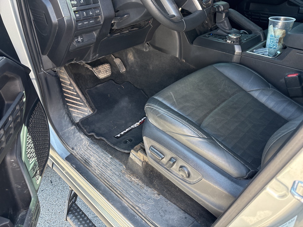 2024 Toyota Tacoma TRD Off-Road photo 6