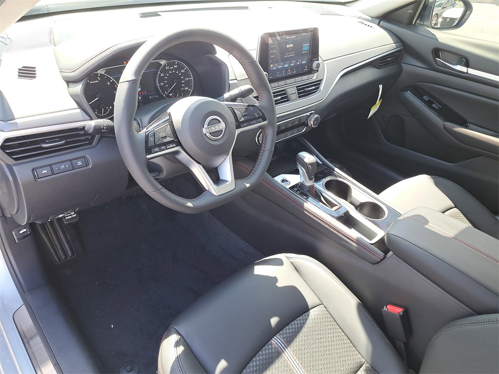 2025 Nissan Altima 2.5 SR photo 18