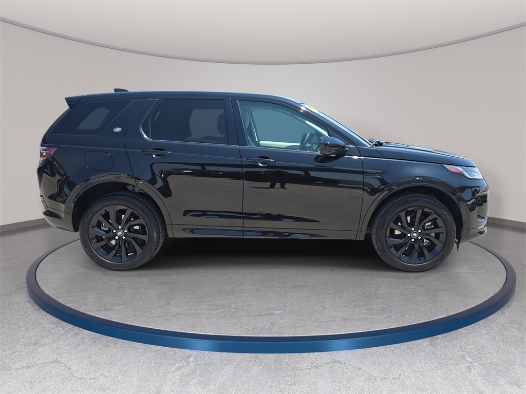 2025 Land Rover Discovery Sport S photo 3