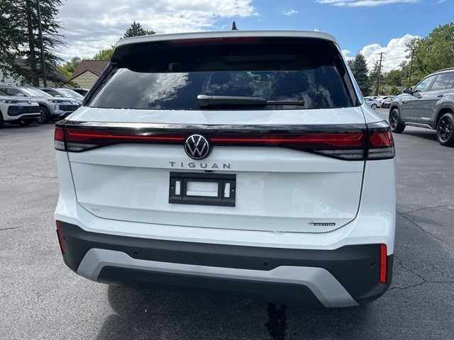 2025 Volkswagen Tiguan SE photo 4