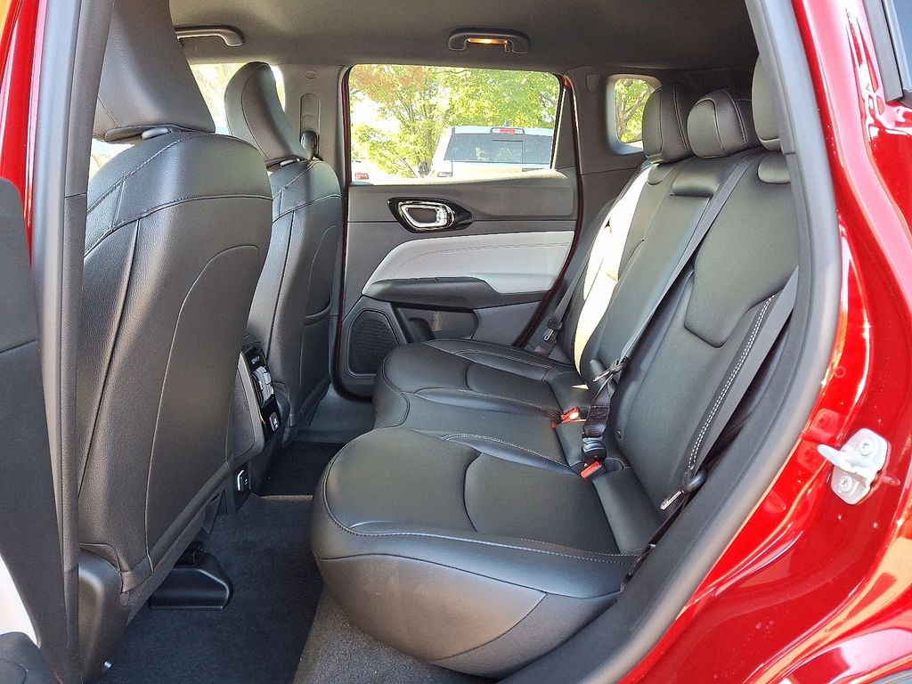 2026 Jeep Compass Limited photo 4