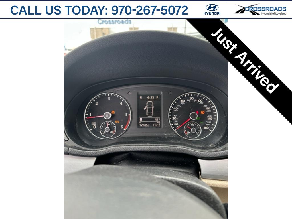 2013 Volkswagen Passat SE's photo