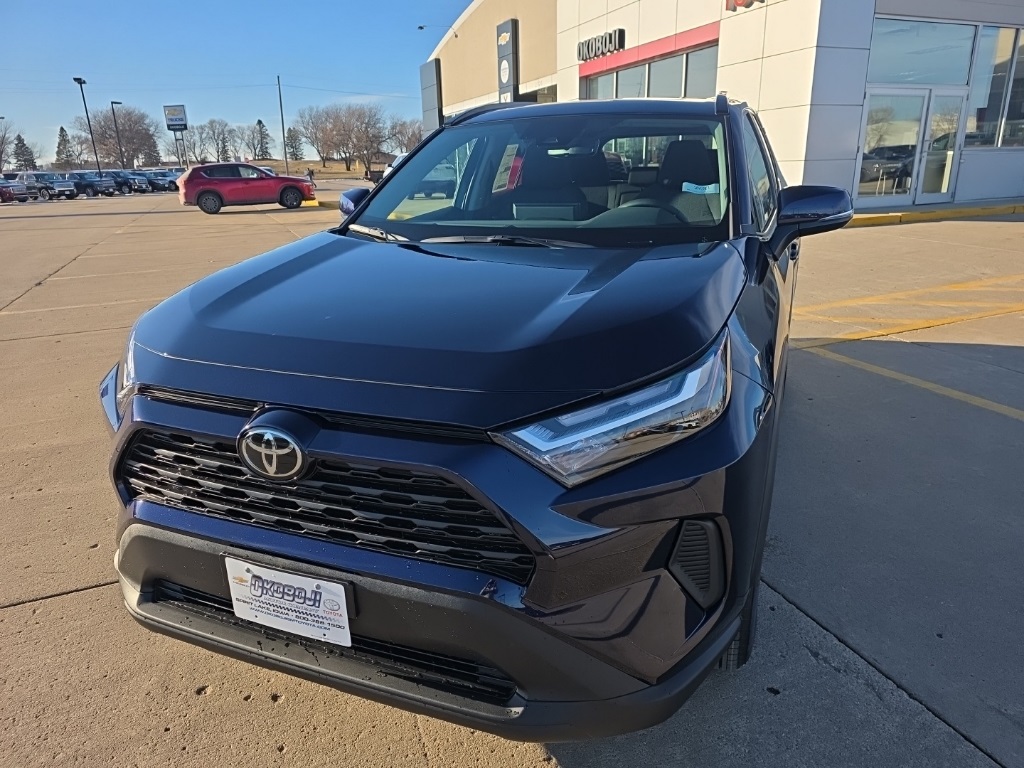 2025 Toyota RAV4 XLE's photo