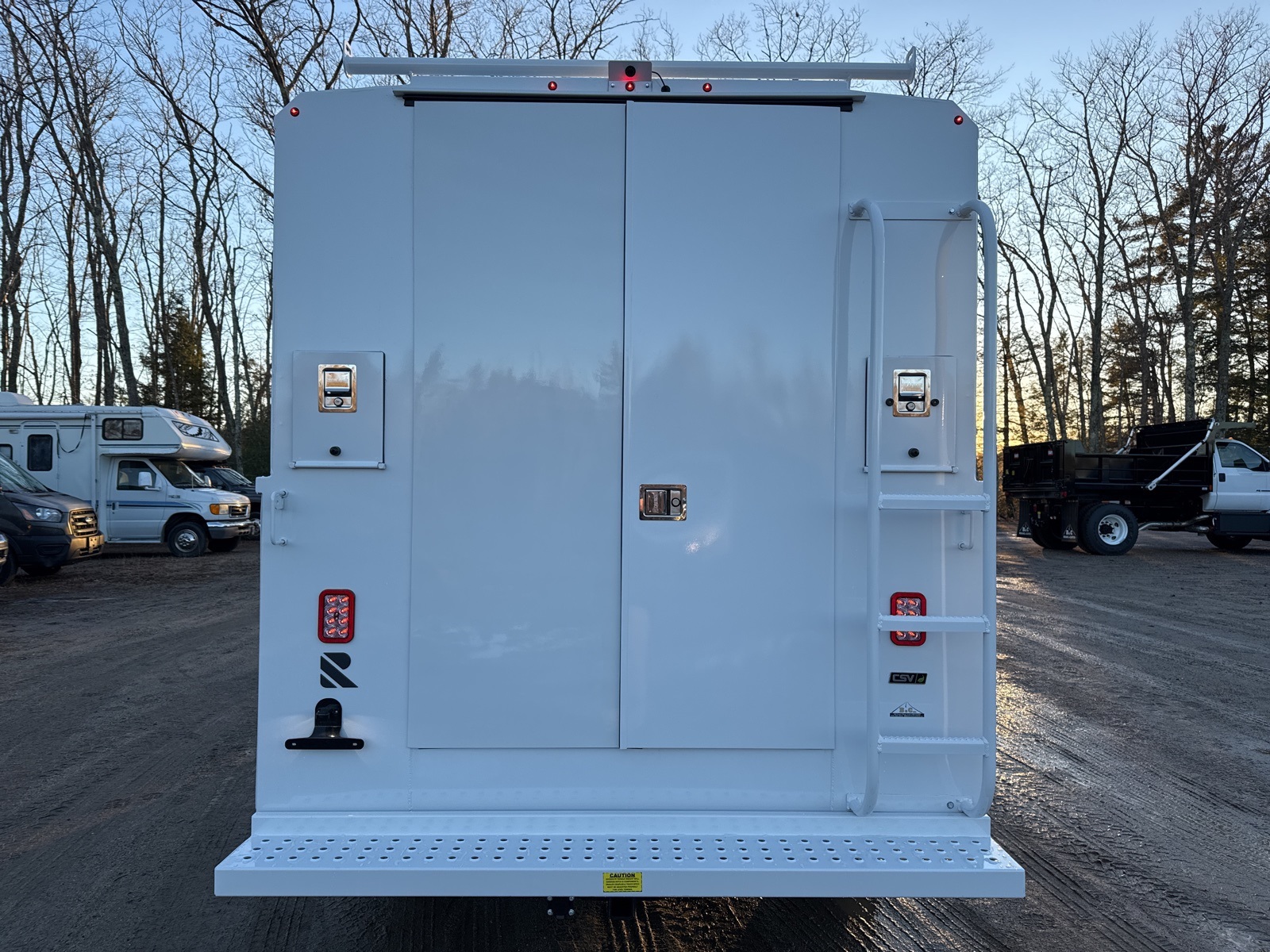 2025 Ford E-350 Base photo 4