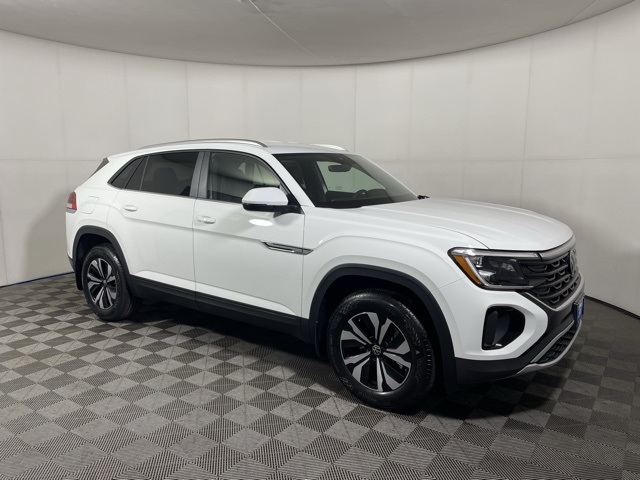 2025 Volkswagen Atlas Cross Sport SE's photo