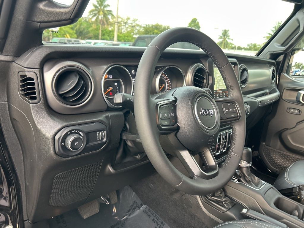2023 Jeep Wrangler Willys photo 10