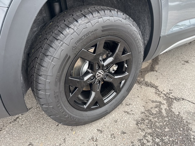 2025 Volkswagen Atlas Peak Edition SE photo 3