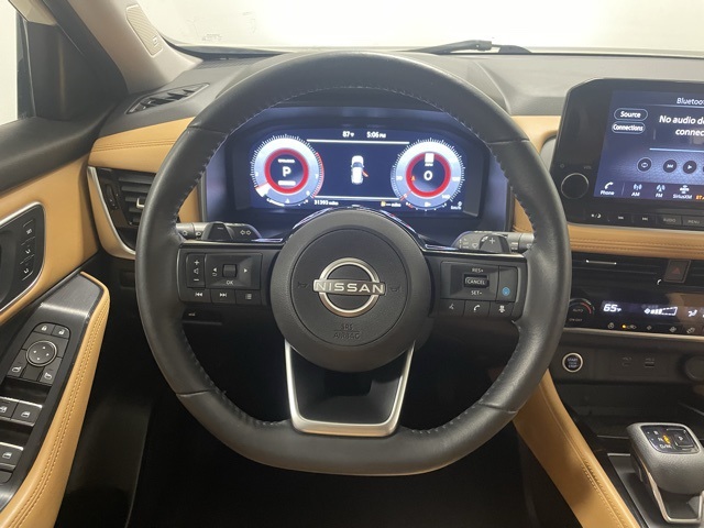 2023 Nissan Rogue Platinum photo 3