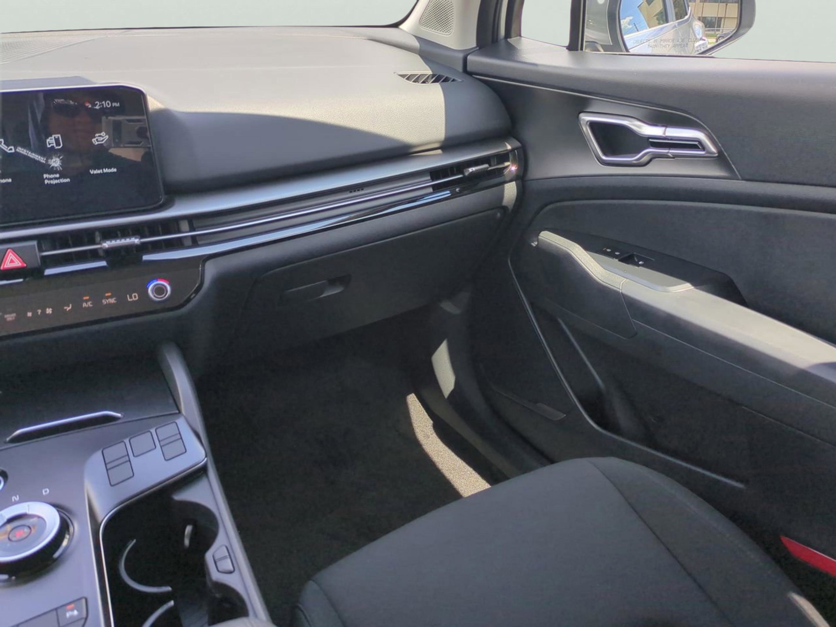 2026 Kia Sportage Hybrid LX photo 17