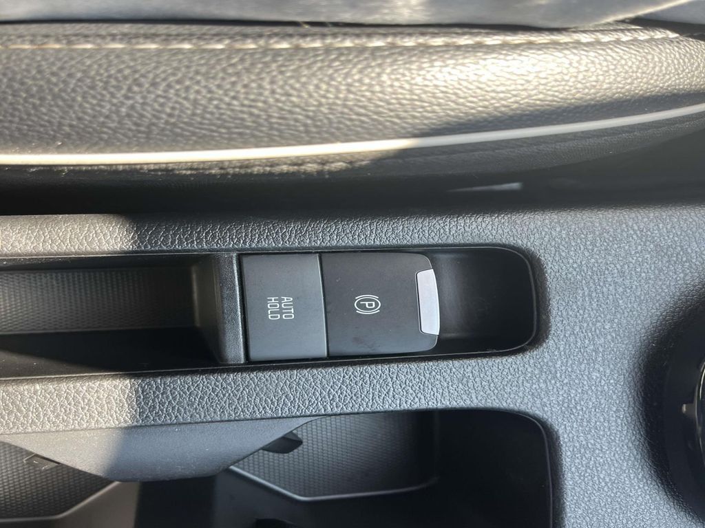 2022 Kia Forte GT-Line photo 26