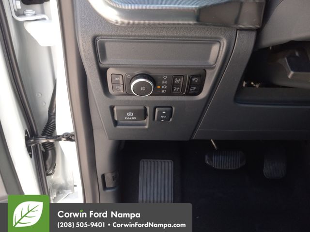 2025 Ford F-150 Lariat photo 16