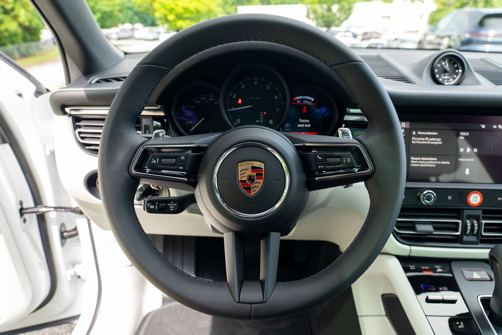 2025 Porsche Macan Base photo 27