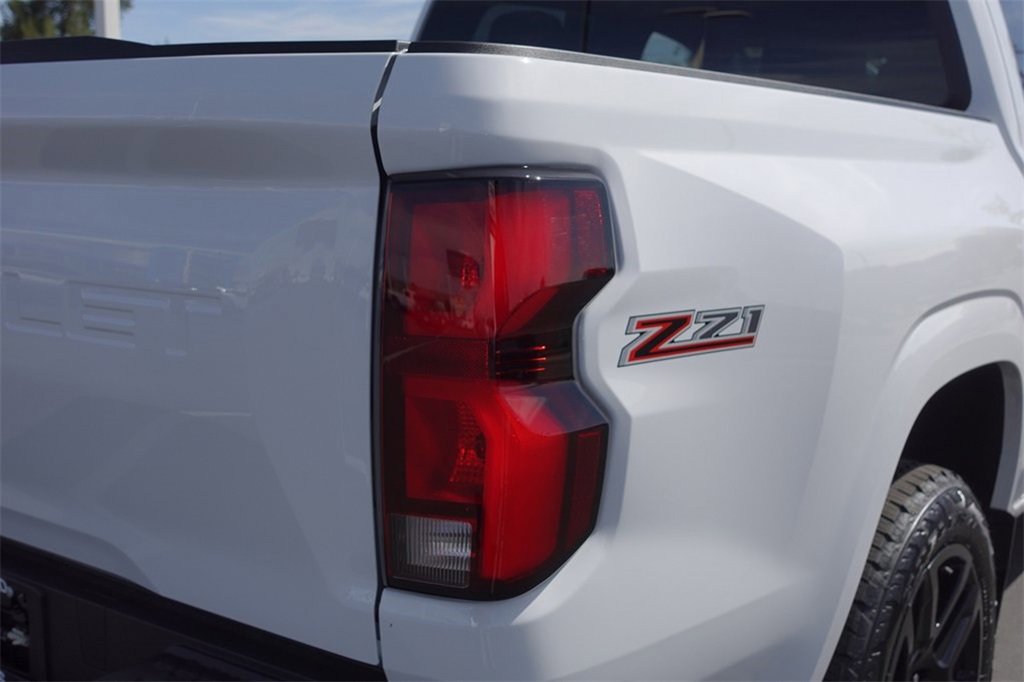 2025 Chevrolet Colorado Z71 photo 6