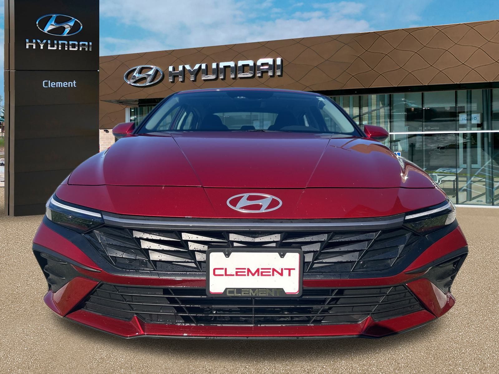 2024 Hyundai Elantra SEL photo 2