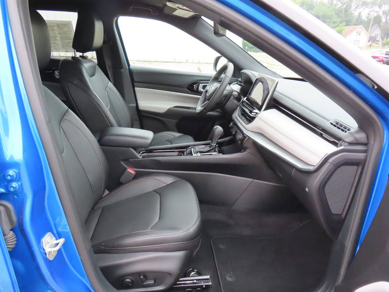 2024 Jeep Compass Limited photo 7
