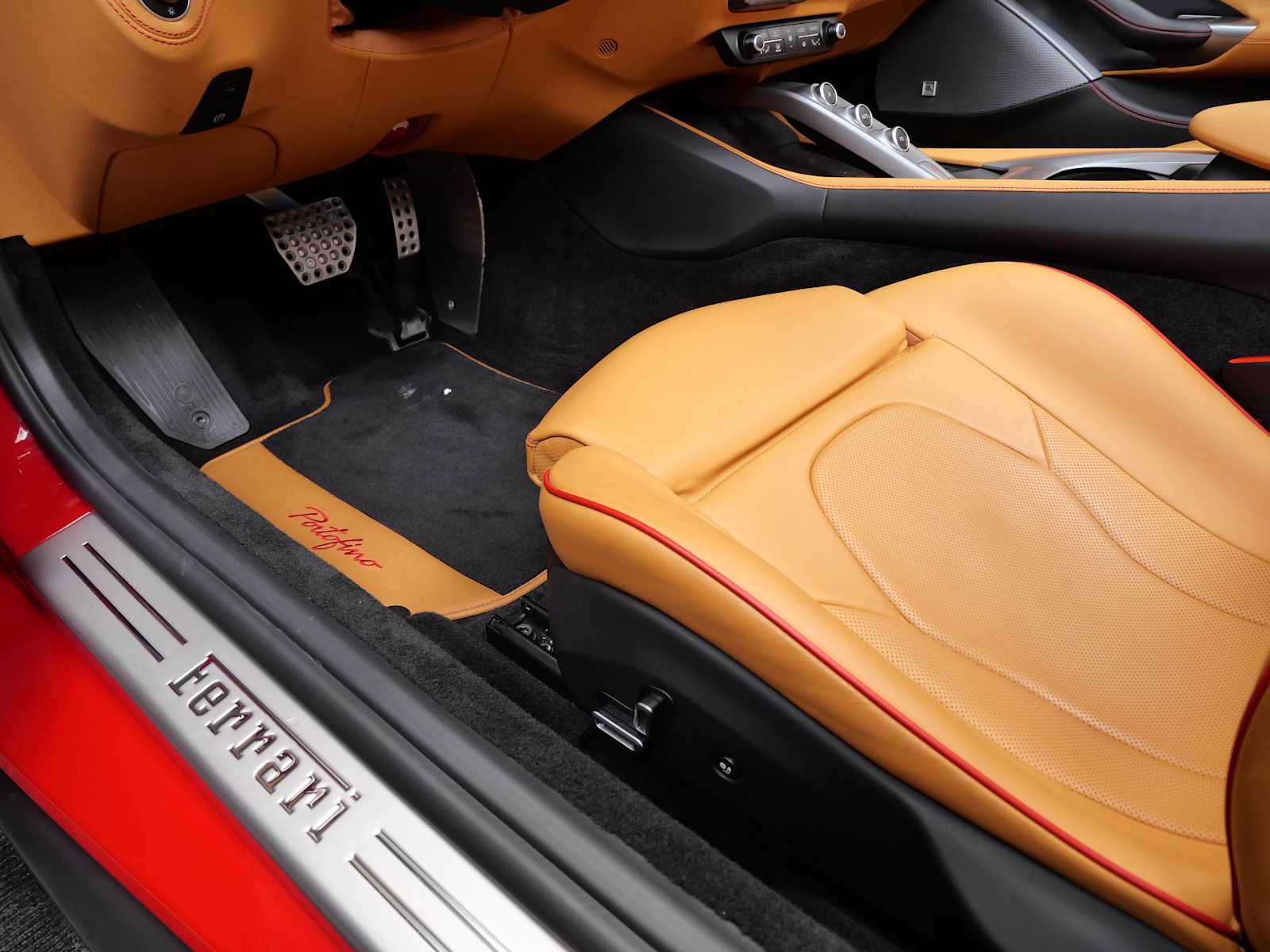 2020 Ferrari Portofino photo 18
