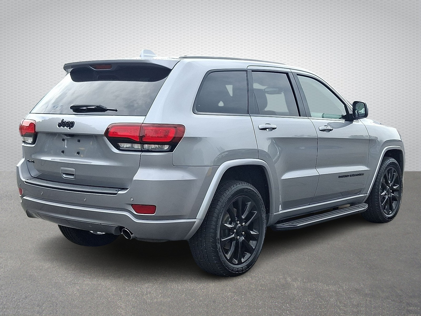 2020 Jeep Grand Cherokee Altitude photo 4