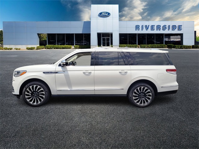 2022 Lincoln Navigator Black Label photo 4