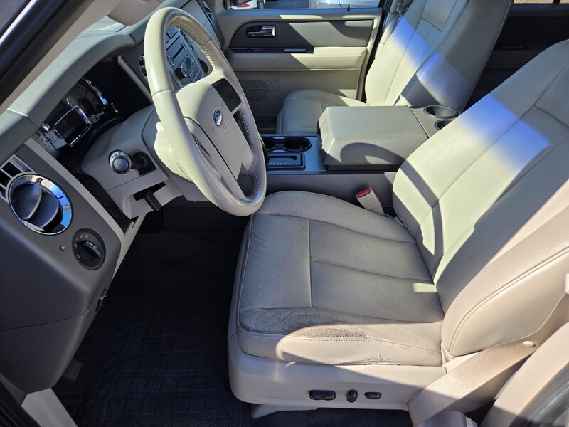 2008 Ford Expedition EL XLT photo 8