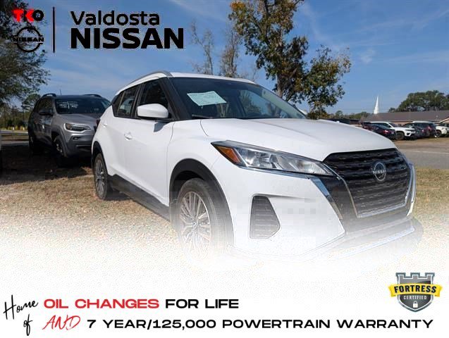 2023 Nissan Kicks SV's photo