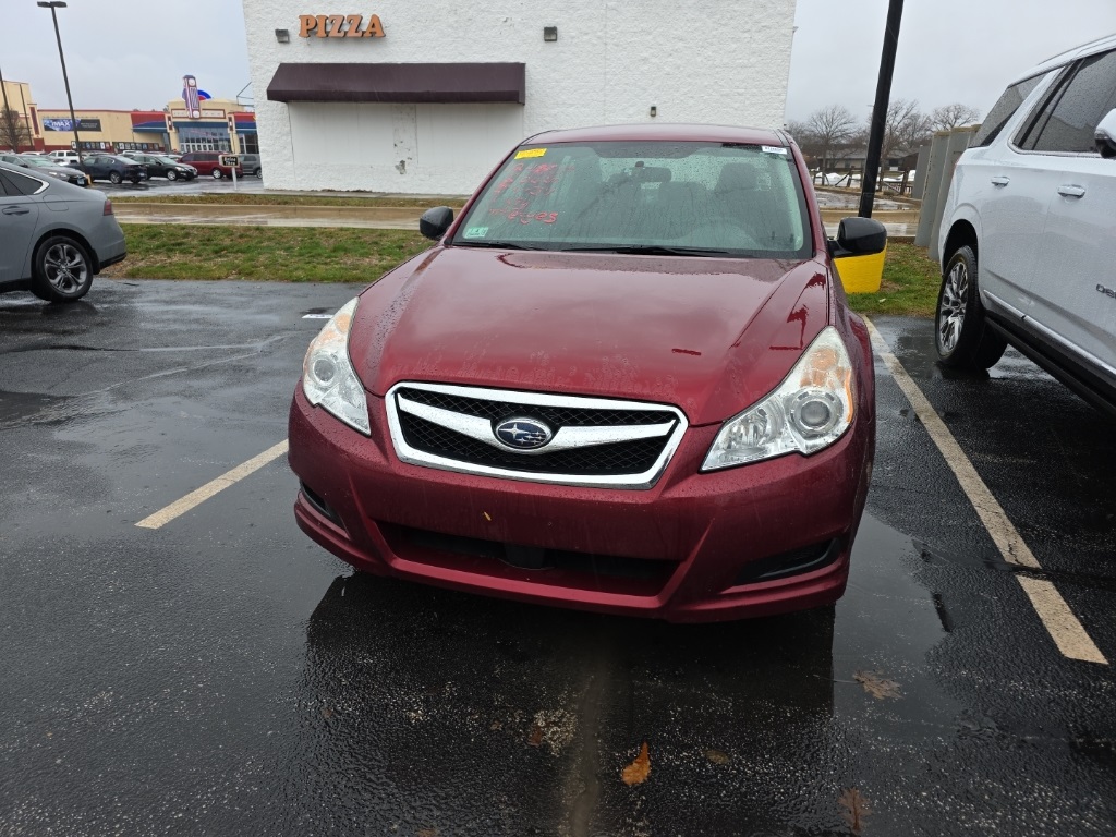 2010 Subaru Legacy 2.5i's photo