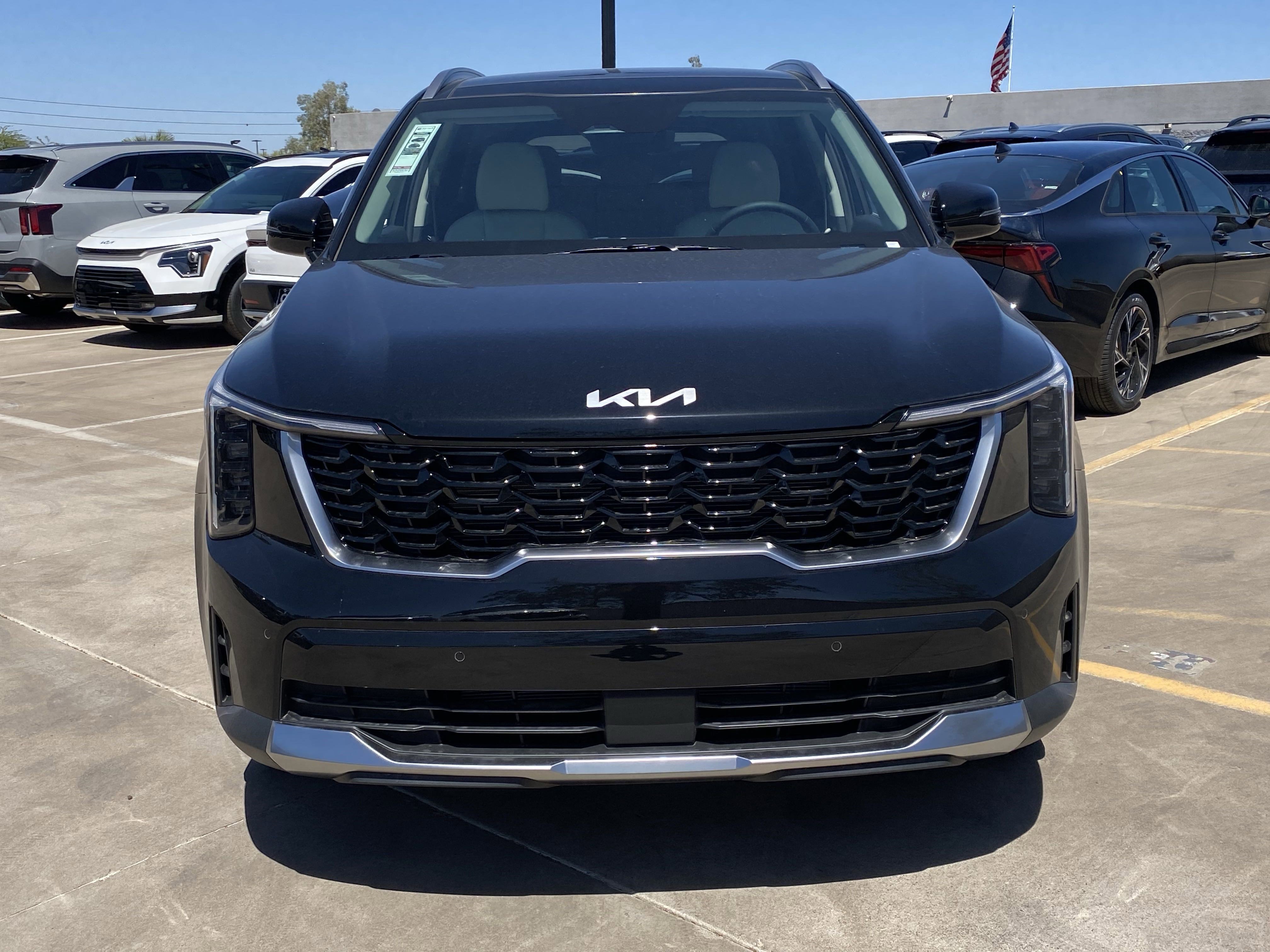 2025 Kia Sorento S photo 2