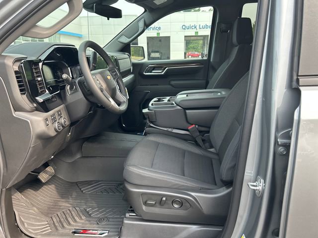 2025 Chevrolet Silverado 1500 LT photo 8