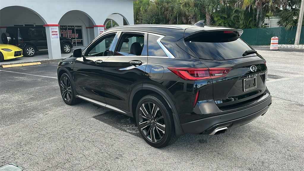 2022 Infiniti QX50 Luxe photo 3