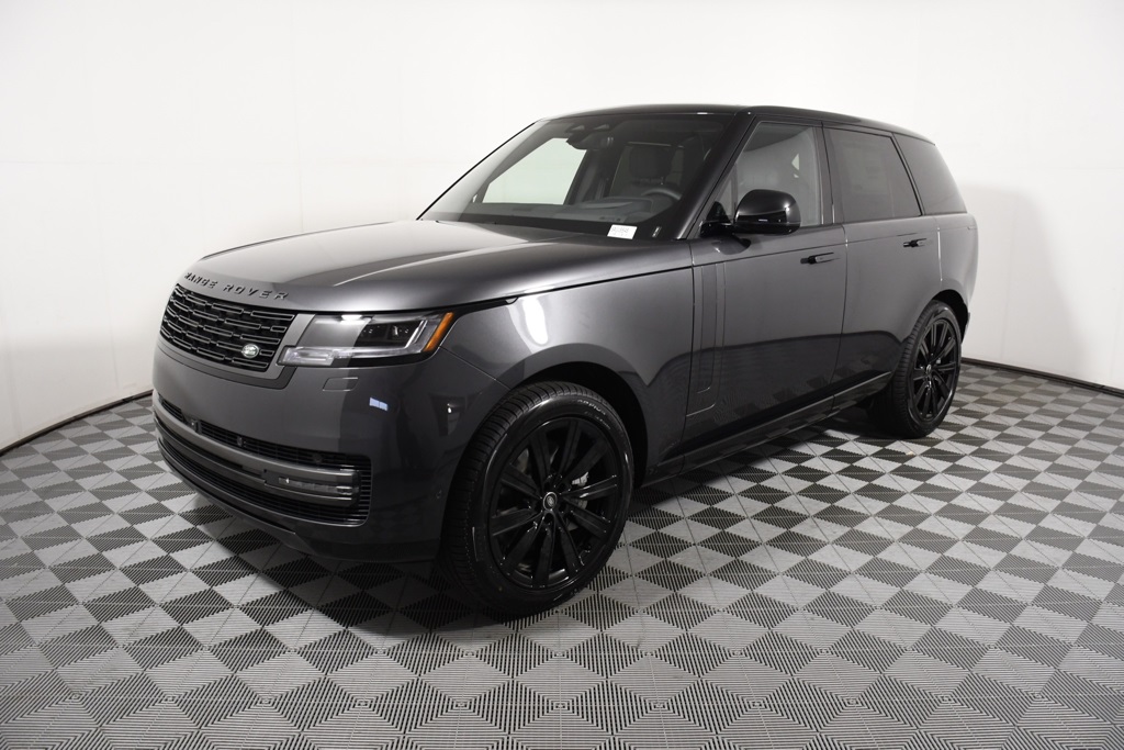 2025 Land Rover Range Rover SE's photo