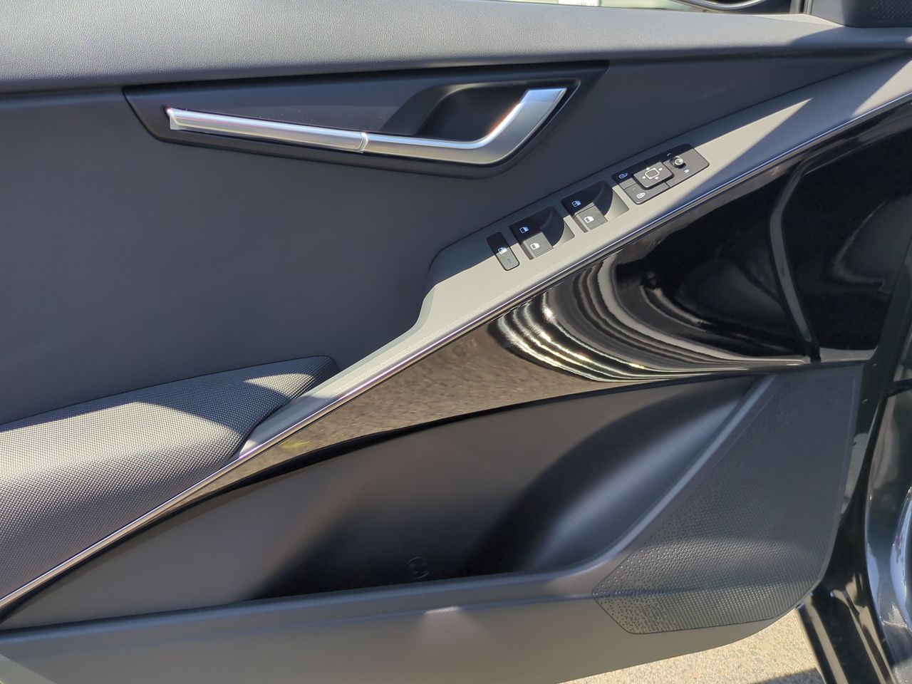 2025 Kia Niro EX photo 20