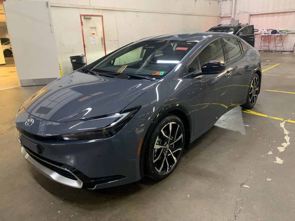 2026 Toyota Prius XSE's photo