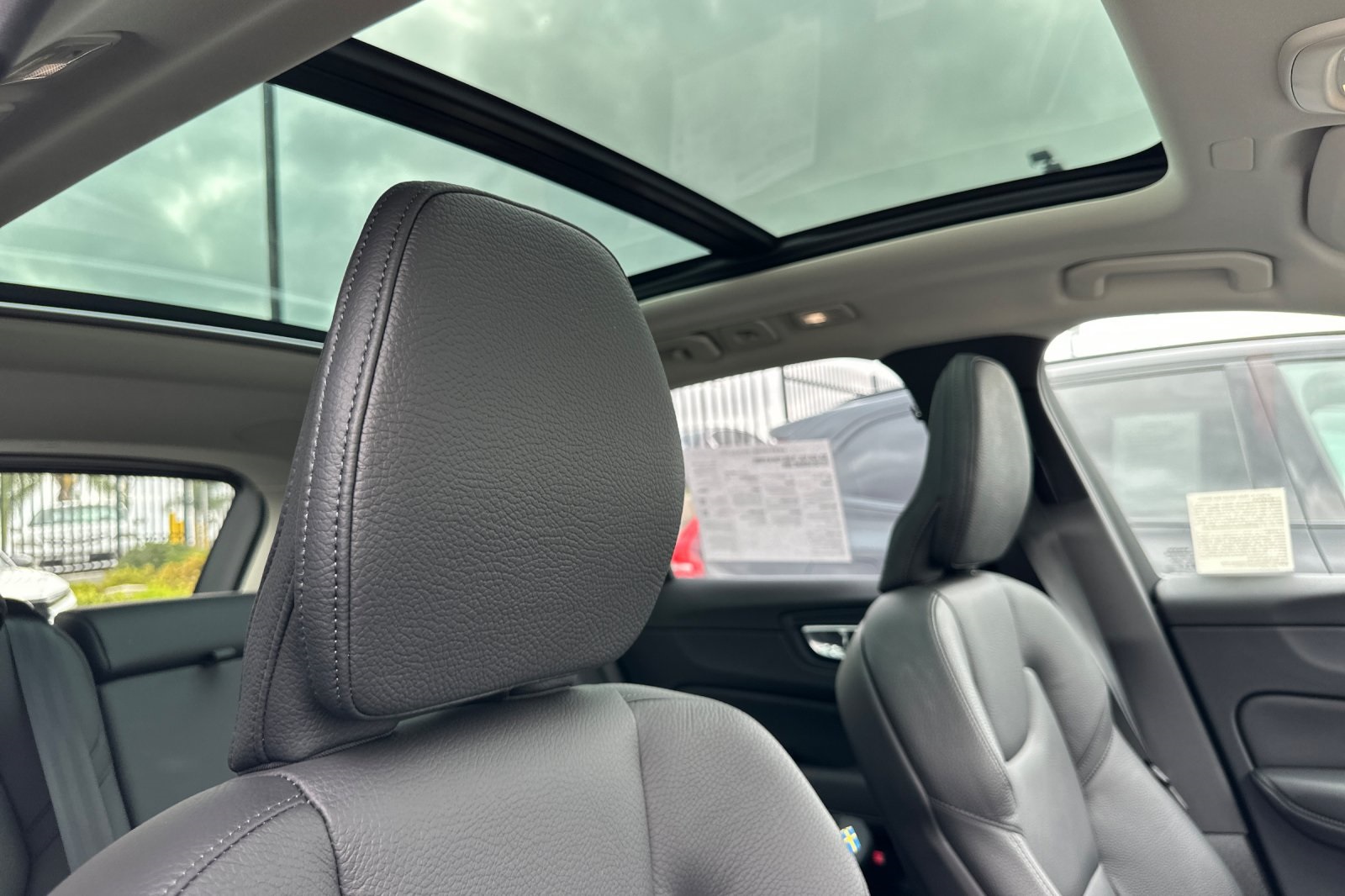 2025 Volvo XC60 Hybrid T8 Plus photo 15