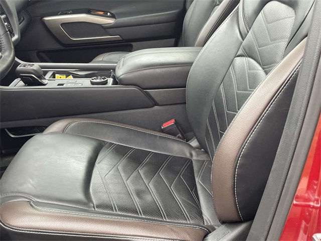 2023 Nissan Pathfinder Platinum photo 11