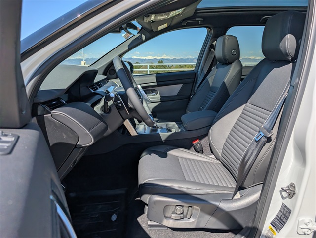 2025 Land Rover Discovery Sport SE photo 5