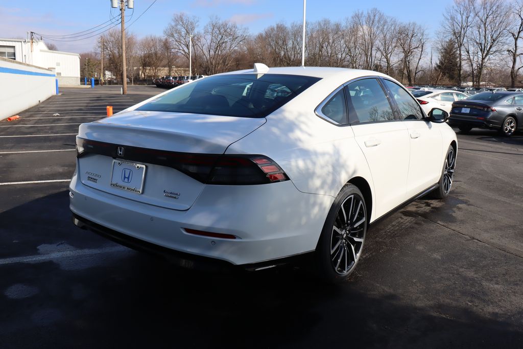 2025 Honda Accord Hybrid Touring photo 5
