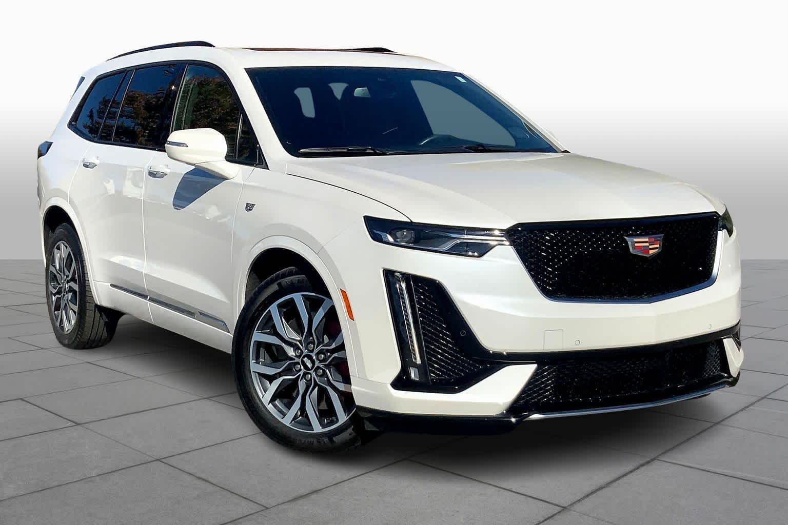 2024 Cadillac XT6 Sport photo 2