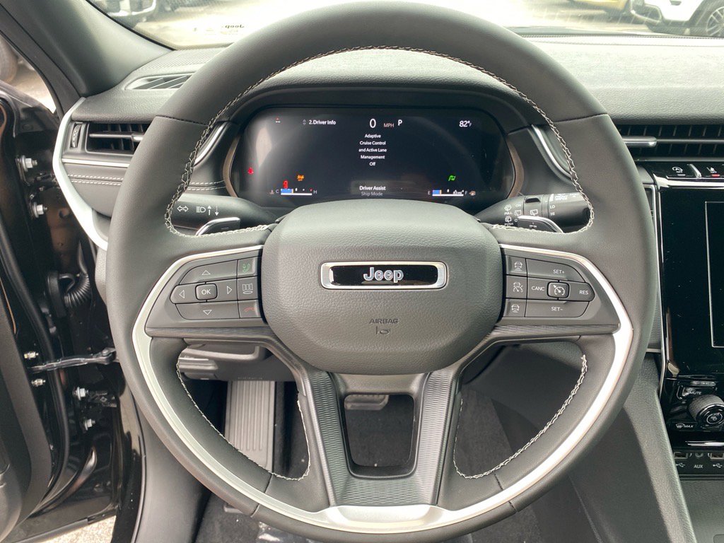 2025 Jeep Grand Cherokee Laredo X photo 5